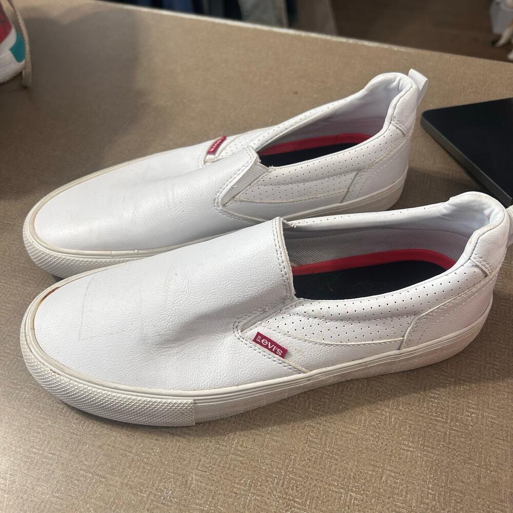 Levi's Naya Perf Women's slip-on shoe in white size 9.5